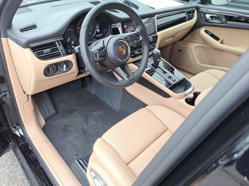Used 2026 Porsche Macan image 4