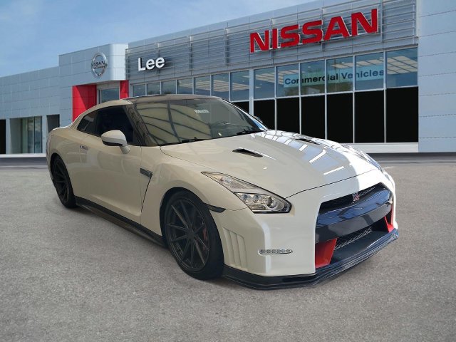 Used 2014 Nissan GT-R Track Edition AWD/4WD image 1
