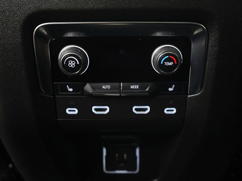 Used 2024 Chevrolet Suburban High Country w/ Premium Package image 20