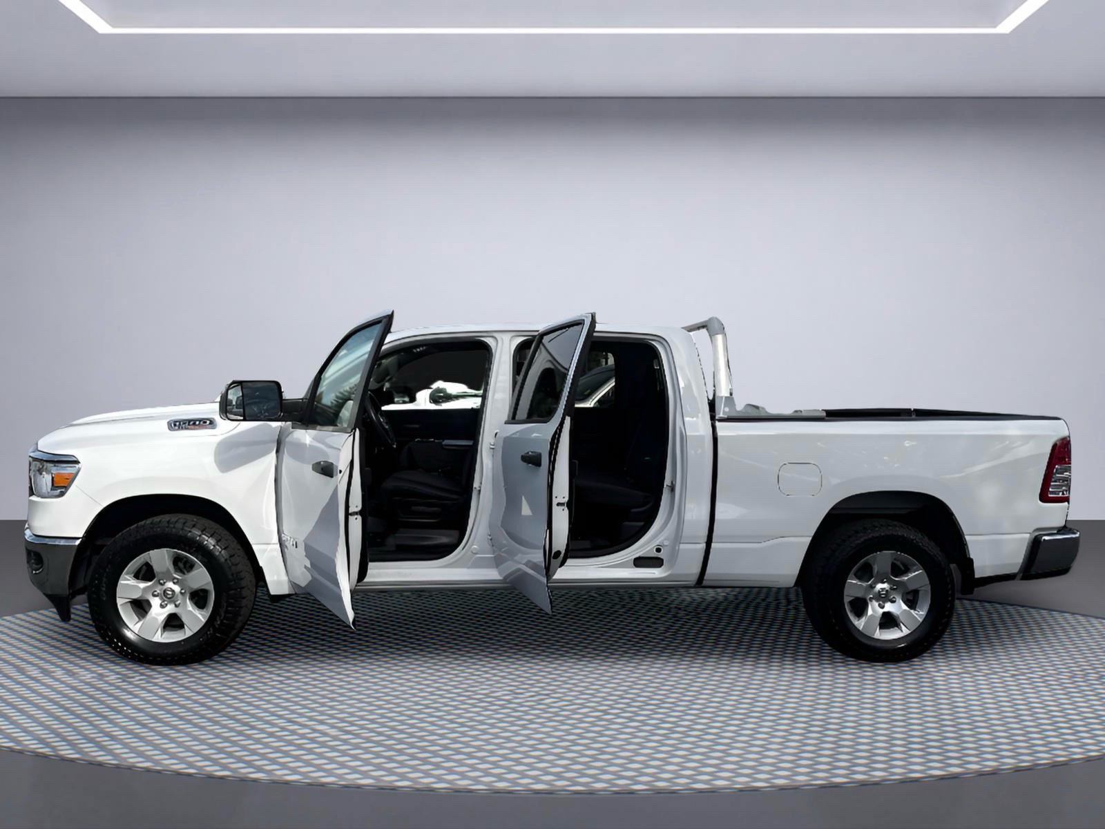 Used 2020 RAM 1500 Tradesman AWD/4WD image 14