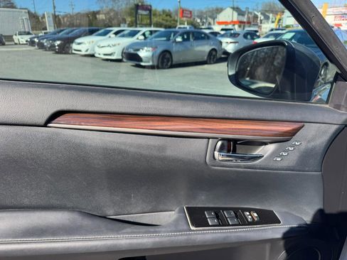 Used 2017 Lexus ES 350 w/ Navigation System Package image 9