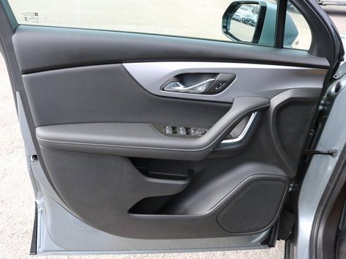 Used 2025 Chevrolet Blazer LT image 10