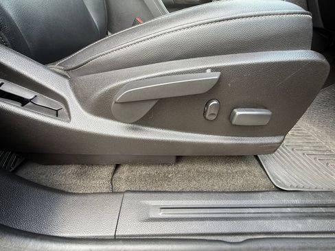 Used 2016 GMC Canyon SLT w/ Driver Alert Package AWD/4WD image 46