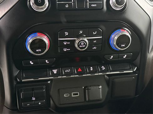 Used 2021 GMC Sierra 3500 SLE w/ SLE Convenience Package image 25