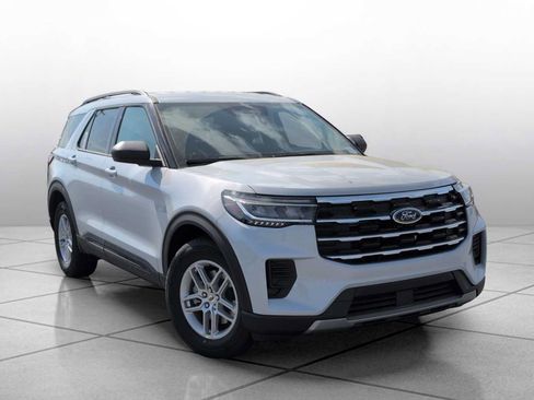 New 2026 Ford Explorer Active RWD image 2