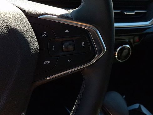 Used 2024 Chevrolet Trax ACTIV w/ Sunroof Package image 22