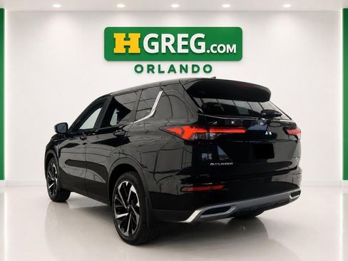 Used 2024 Mitsubishi Outlander SE FWD image 2