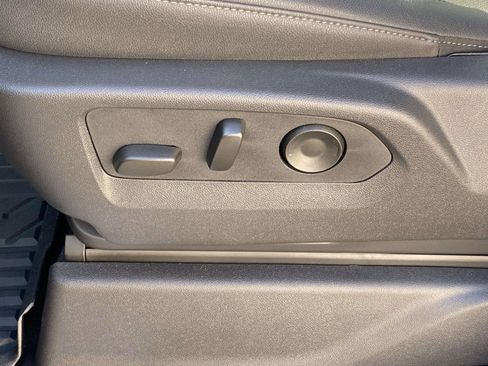 Used 2025 Chevrolet Silverado 1500 LTZ AWD/4WD image 16