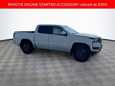 Certified 2025 Nissan Frontier SV AWD/4WD image 3