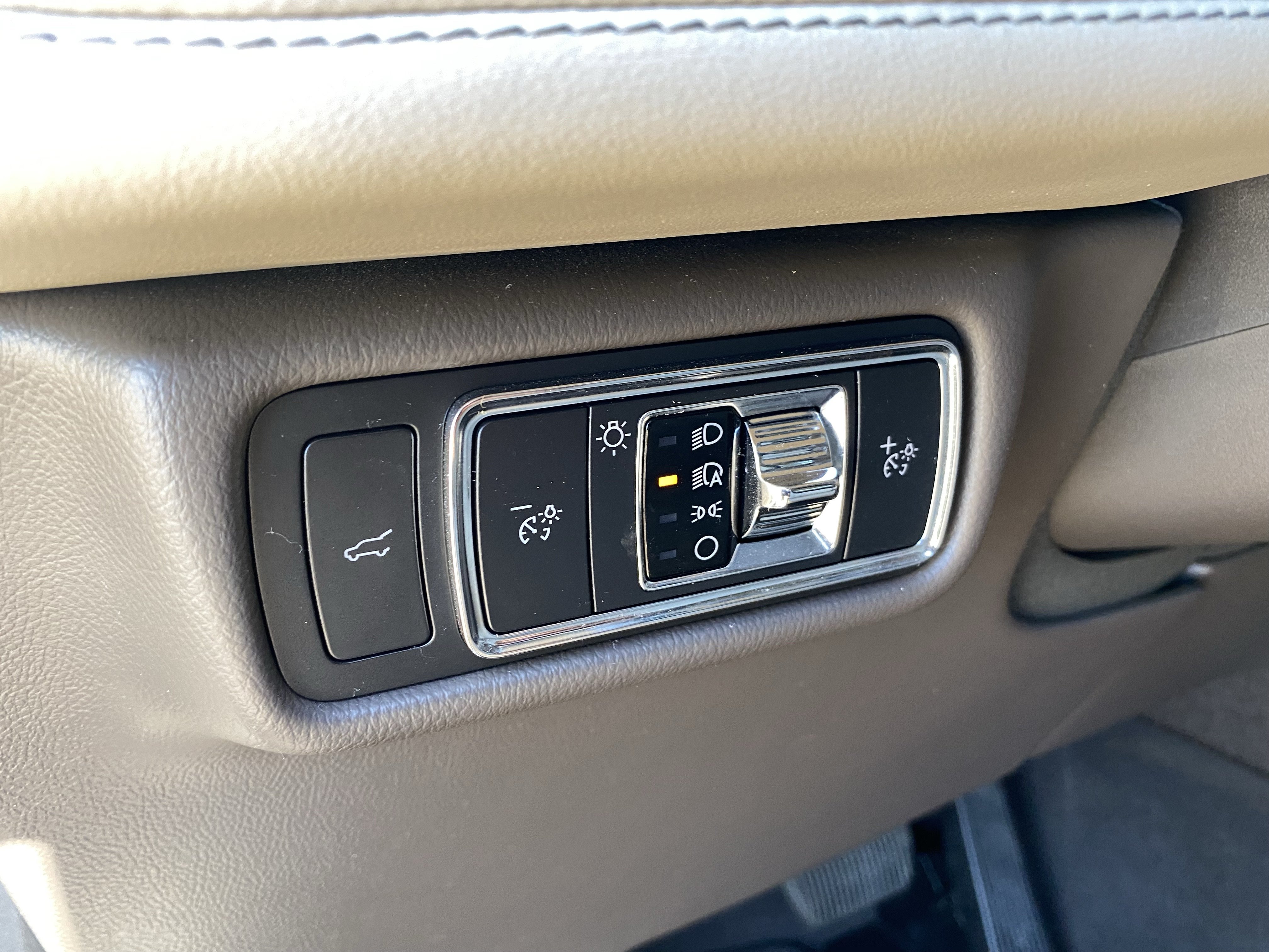 Used 2022 Lincoln Aviator Reserve w/ Equipment Group 201A RWD image 22