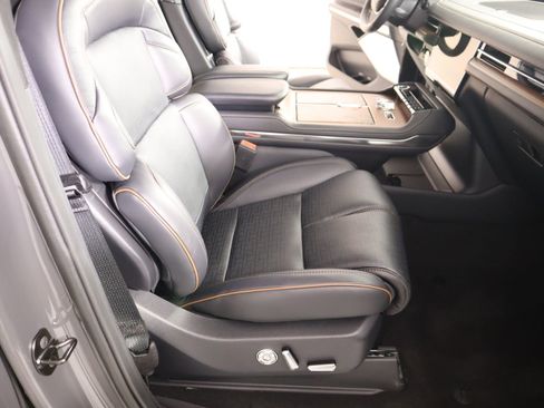 New 2026 Lincoln Navigator Black Label AWD/4WD image 15