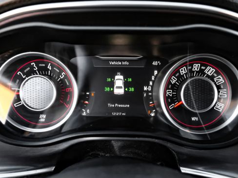 Used 2015 Dodge Challenger R/T Plus image 21