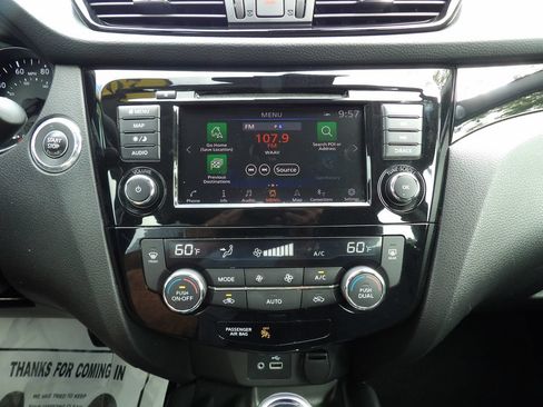 Used 2019 Nissan Rogue Sport SV w/ Technology Package FWD image 20