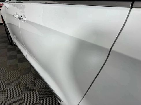 Used 2019 Chrysler Pacifica Limited FWD image 27