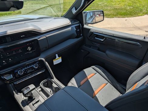 New 2026 GMC Sierra 1500 AT4 w/ AT4 Premium Package AWD/4WD image 11