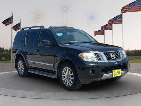 Used 2010 Nissan Pathfinder LE w/ Navigation Pkg RWD image 1