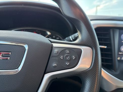 Used 2023 GMC Acadia SLE w/ Driver Convenience Package image 18