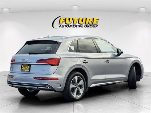 Used 2023 Audi Q5 2.0T Premium w/ Convenience Package image 4
