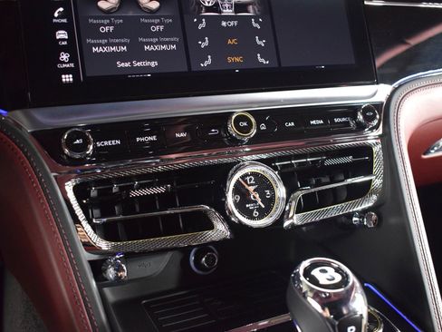 Used 2023 Bentley Flying Spur V8 image 33