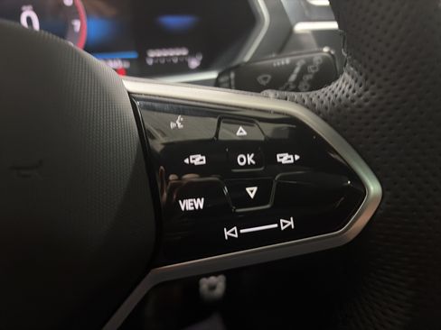 Certified 2024 Volkswagen Tiguan SE R-Line AWD/4WD image 19