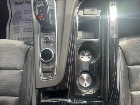 Used 2022 Cadillac Escalade Sport w/ LPO, Floor Liner Package AWD/4WD image 27