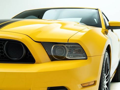 Used 2013 Ford Mustang Boss 302 w/ Boss 302 Accessory Pkg RWD image 11