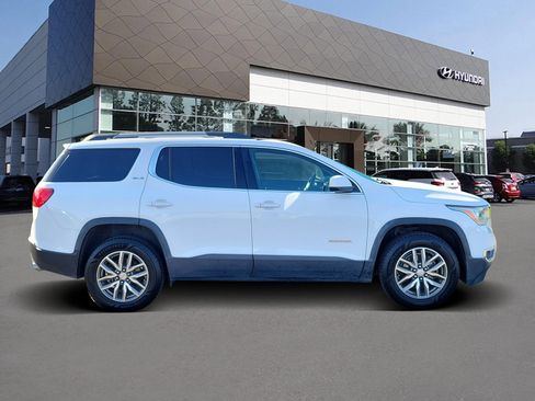 Used 2017 GMC Acadia SLE w/ Driver Alert Package I image 4