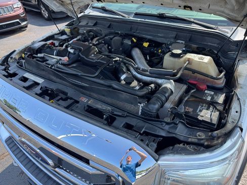 Used 2011 Ford F250 Lariat w/ Lariat Interior Pkg AWD/4WD image 22