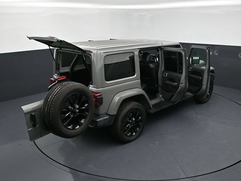 Used 2022 Jeep Wrangler Unlimited Sahara w/ Cold Weather Group AWD/4WD image 26