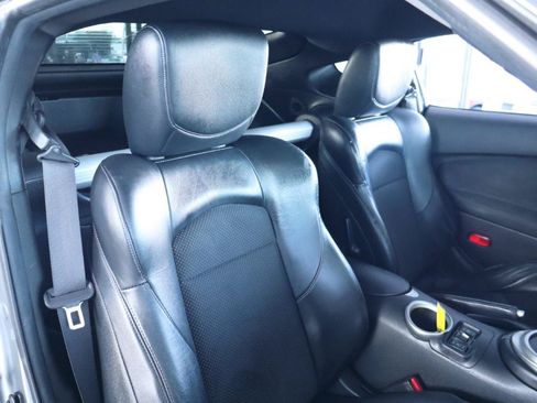 Used 2014 Nissan 370Z Touring RWD image 31