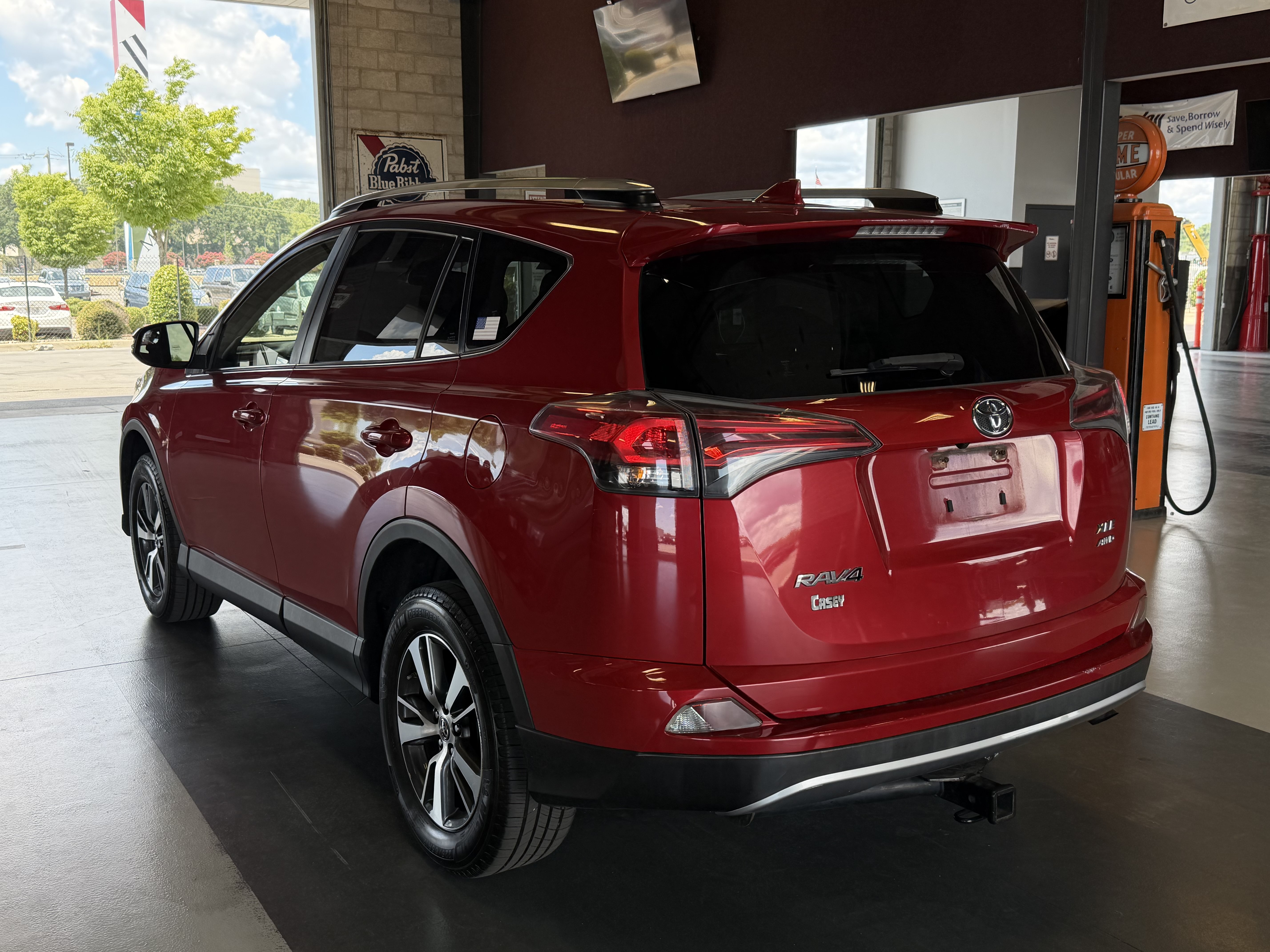 Used 2017 Toyota RAV4 XLE w/ Carpet Mat Package AWD/4WD image 10