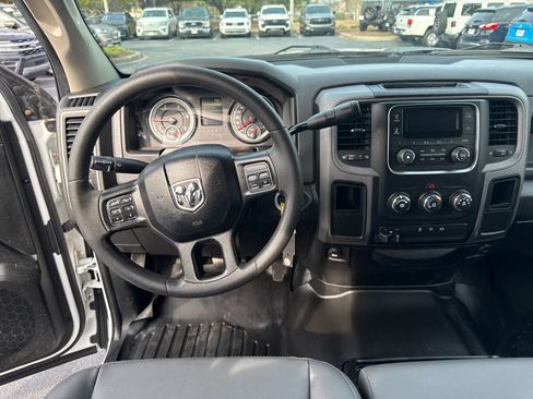 Used 2018 RAM 3500 Tradesman image 13