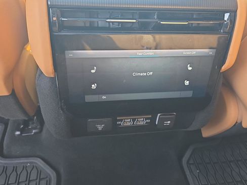 Used 2024 Jeep Grand Wagoneer Series III w/ Rear Seat Video Group 1 image 16