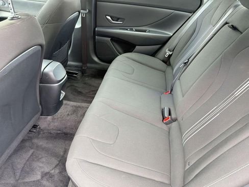 Used 2025 Hyundai Elantra SEL FWD image 25