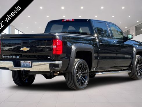 Used 2018 Chevrolet Silverado 1500 LT w/ LT Eassist Package RWD image 4