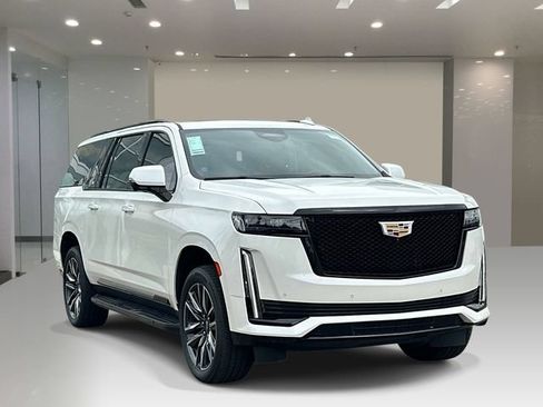 Used 2022 Cadillac Escalade ESV Sport w/ Touring Package AWD/4WD image 6