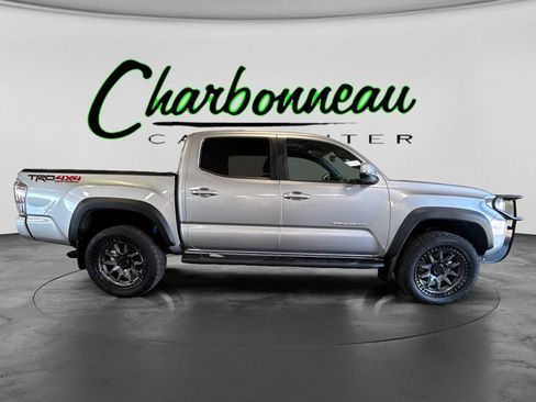 Used 2021 Toyota Tacoma TRD Off-Road w/ TRD Premium Off Road Package AWD/4WD image 6