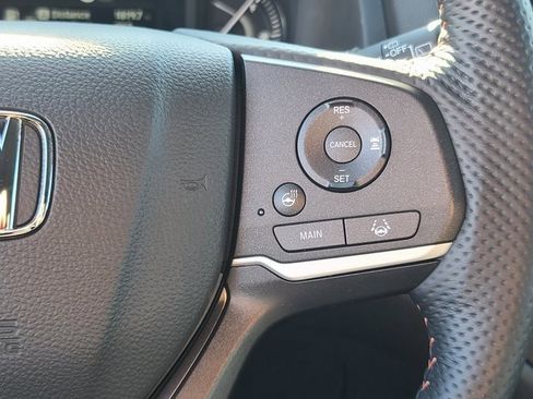 Certified 2025 Honda Passport TrailSport image 32