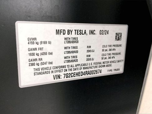 Used 2024 Tesla Cybertruck AWD Crew Cab image 3