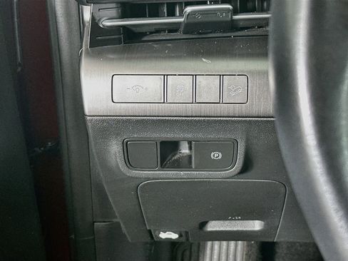 Used 2025 Hyundai Kona SEL FWD image 17