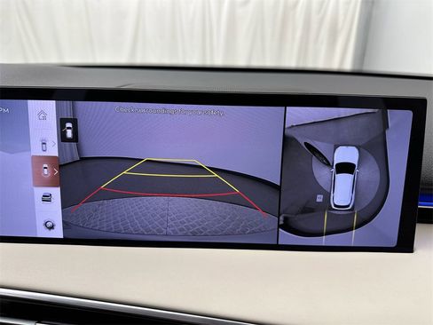 Used 2026 Genesis GV70 2.5T Advanced image 17