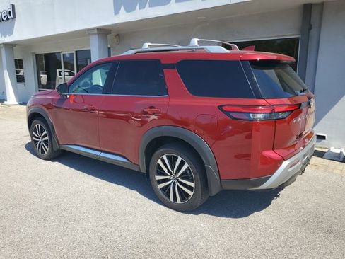 Certified 2024 Nissan Pathfinder Platinum w/ Cargo Package FWD image 2