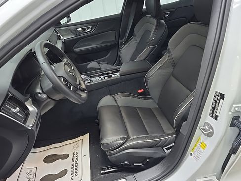 Used 2024 Volvo S60 B5 Plus w/ Climate Package image 31