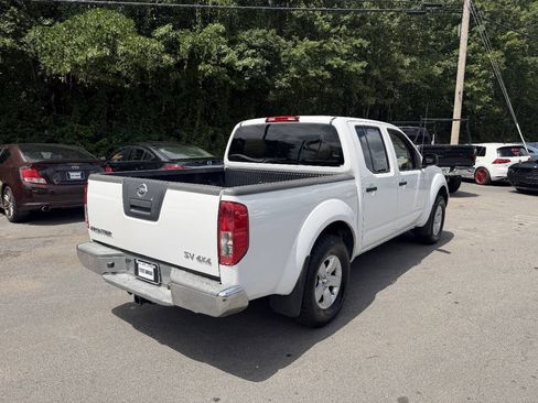 Used 2011 Nissan Frontier SV AWD/4WD image 7