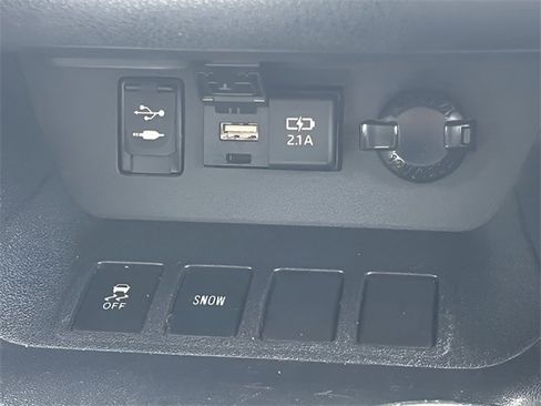 Used 2019 Toyota Highlander Limited image 29