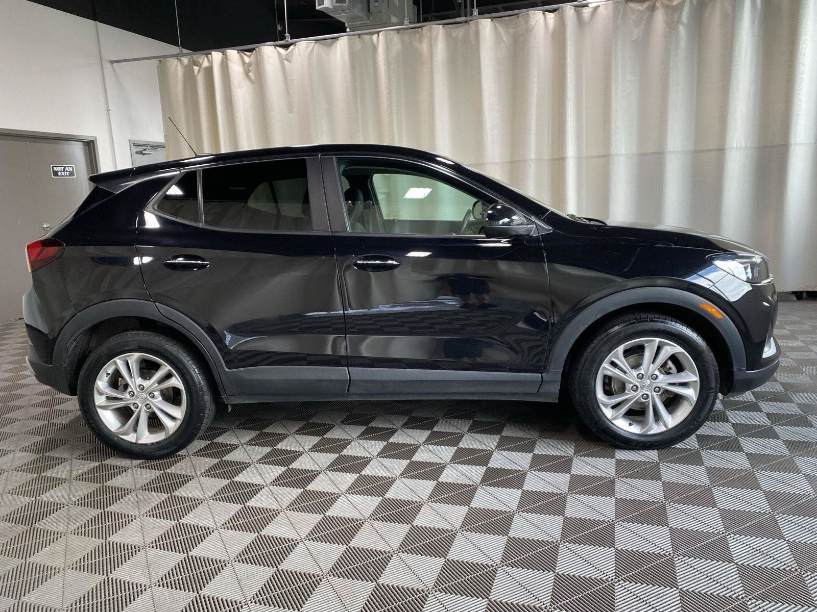 Used 2022 Buick Encore GX Preferred w/ Cold Weather Comfort Package FWD image 17