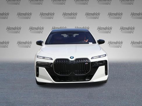 Used 2025 BMW i7 M70 w/ Executive Package AWD/4WD image 8
