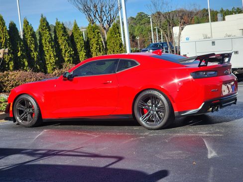 Used 2018 Chevrolet Camaro ZL1 image 10