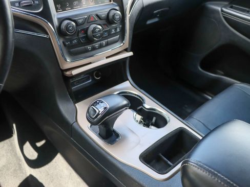Used 2015 Jeep Grand Cherokee Limited w/ Trailer Tow Group IV RWD image 40