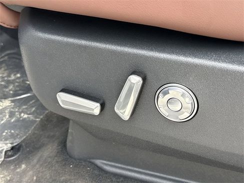 New 2025 Lincoln Navigator Reserve image 26